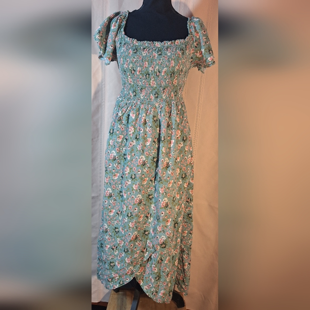EMMA'S EXPRESSIONS Floral Smocked Maxi Dress